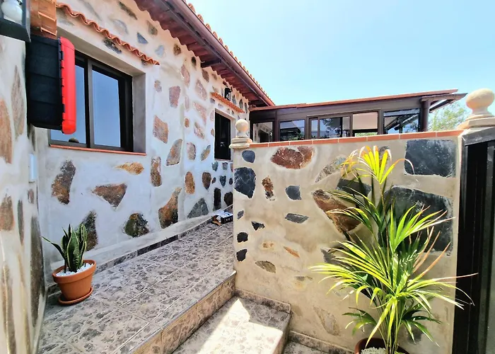 Giovanni & Rosa B Icod De Vinos *