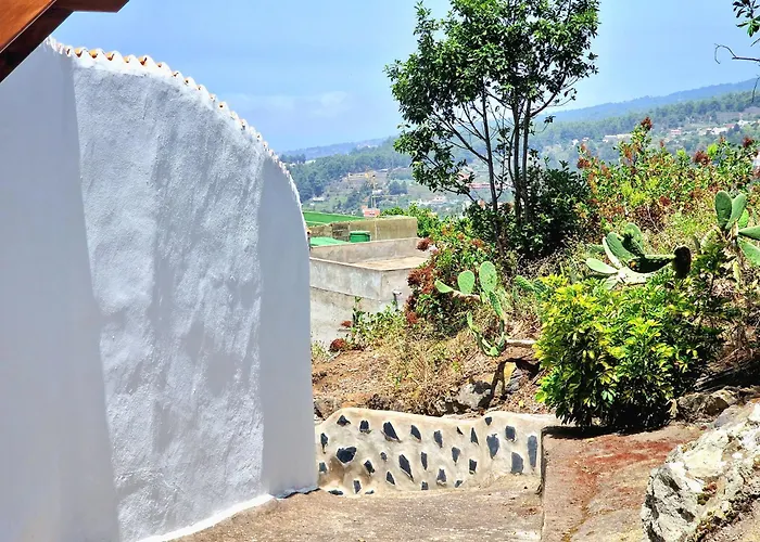 Giovanni & Rosa B Icod De Vinos *